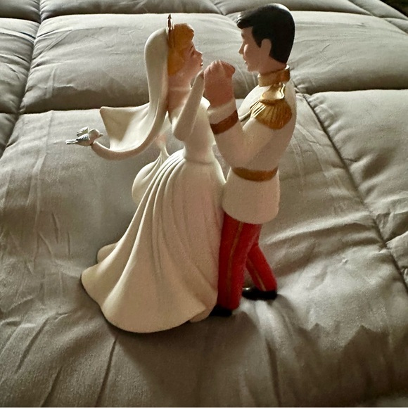 Cinderella 45th Anniversary Happily Ever After - Picture 2 of 4